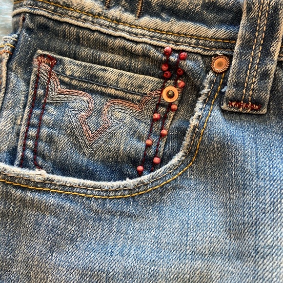 Jean Capris - Picture 3 of 7